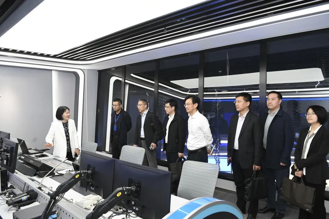 游艇会yth集团与杭报集团签订战略合作协议(图4)